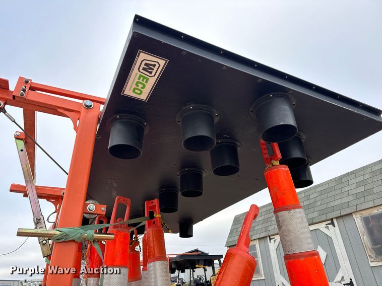 image for item DW3325 2013 Wanco WTSP arrow board