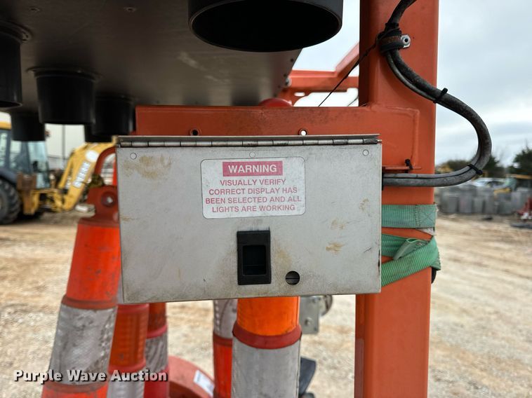 image for item DW3325 2013 Wanco WTSP arrow board