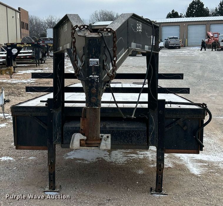 image for item DW3333 2006 Tri-Star equipment trailer