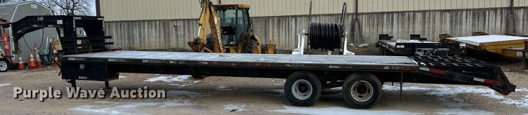 image for item DW3333 2006 Tri-Star equipment trailer