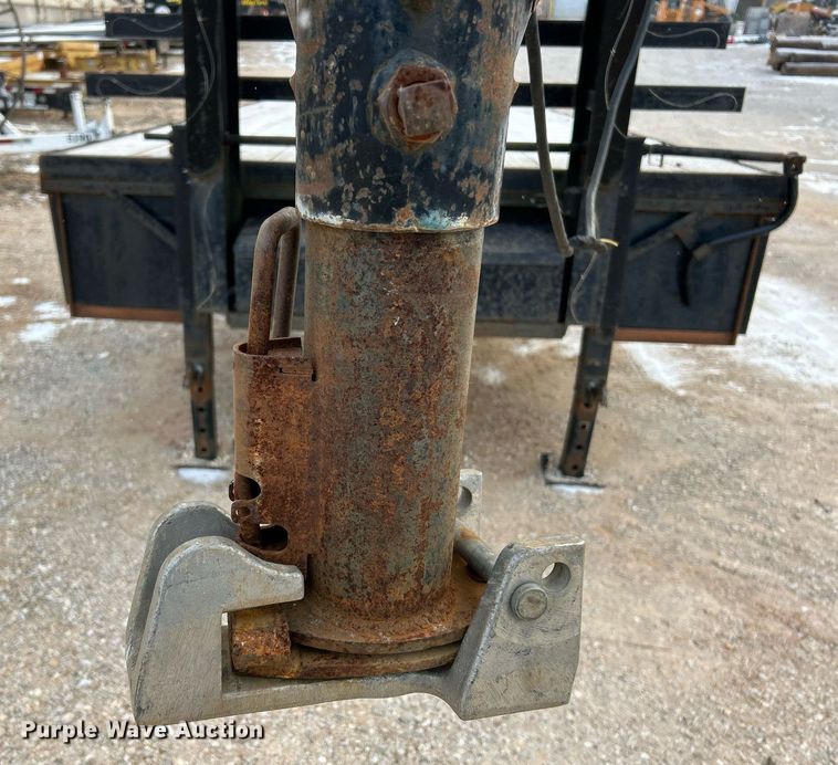 image for item DW3333 2006 Tri-Star equipment trailer