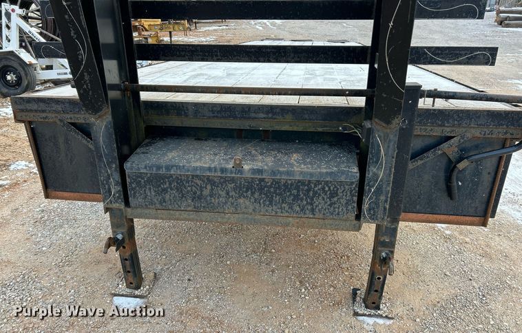 image for item DW3333 2006 Tri-Star equipment trailer