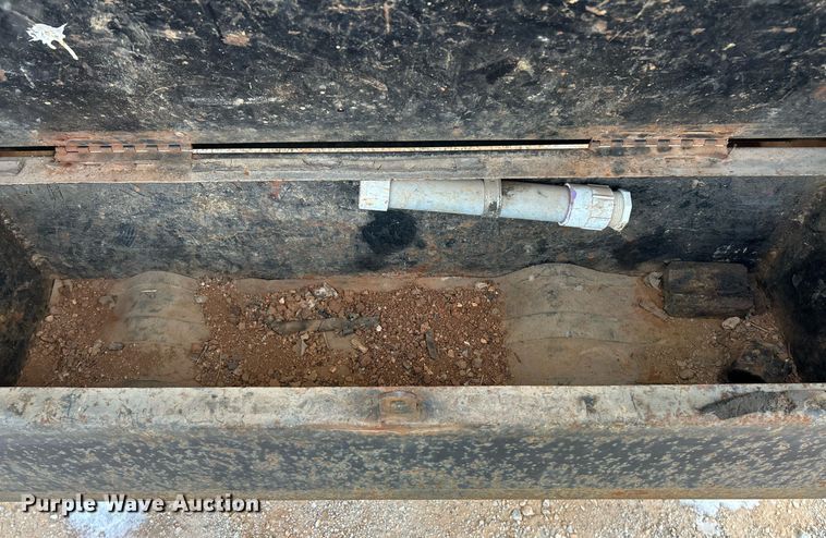 image for item DW3333 2006 Tri-Star equipment trailer