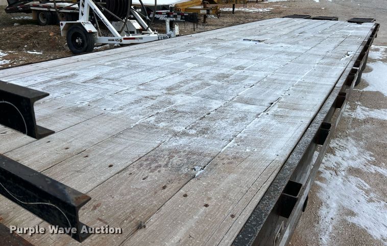 image for item DW3333 2006 Tri-Star equipment trailer