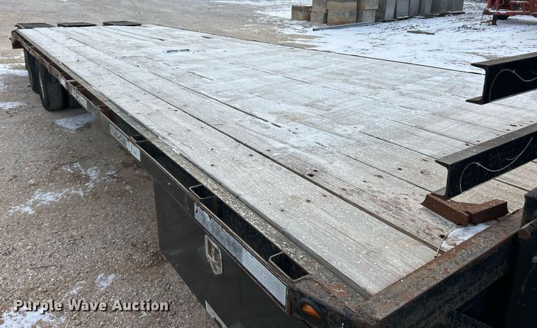 image for item DW3333 2006 Tri-Star equipment trailer