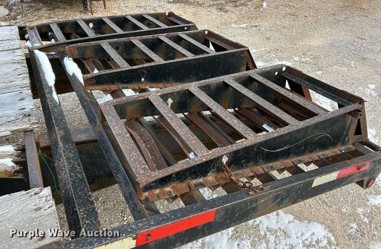 image for item DW3333 2006 Tri-Star equipment trailer