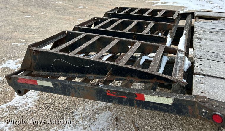 image for item DW3333 2006 Tri-Star equipment trailer