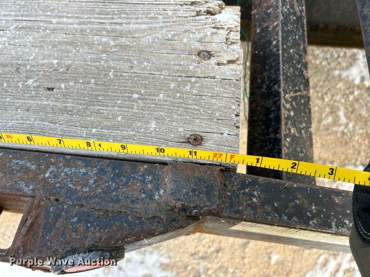 image for item DW3333 2006 Tri-Star equipment trailer