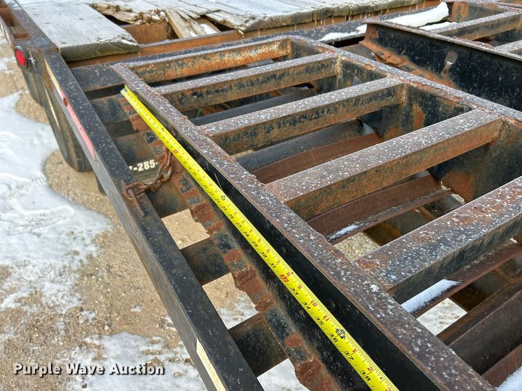 image for item DW3333 2006 Tri-Star equipment trailer