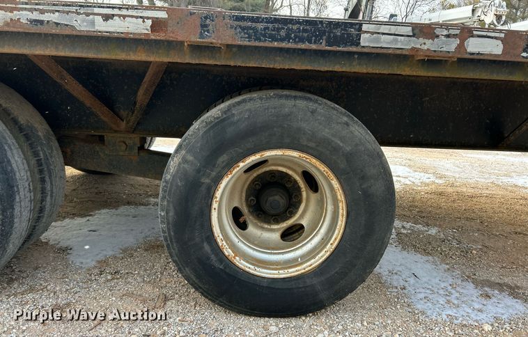 image for item DW3333 2006 Tri-Star equipment trailer