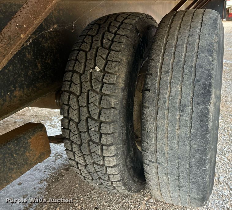 image for item DW3333 2006 Tri-Star equipment trailer