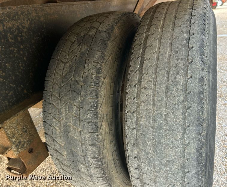 image for item DW3333 2006 Tri-Star equipment trailer