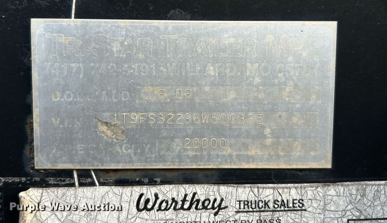 image for item DW3333 2006 Tri-Star equipment trailer