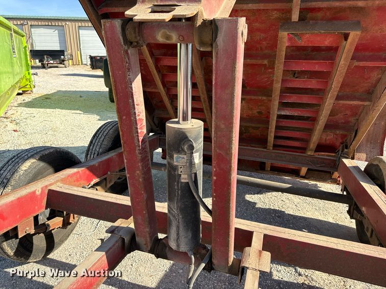 image for item DW3343 2016 Load Trail dump trailer