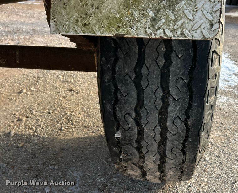 image for item DW3347 1992 Butler BP-8000 pole trailer