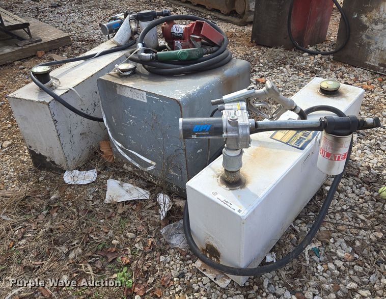 image for item EJ8179 (3) auxiliary fuel tanks