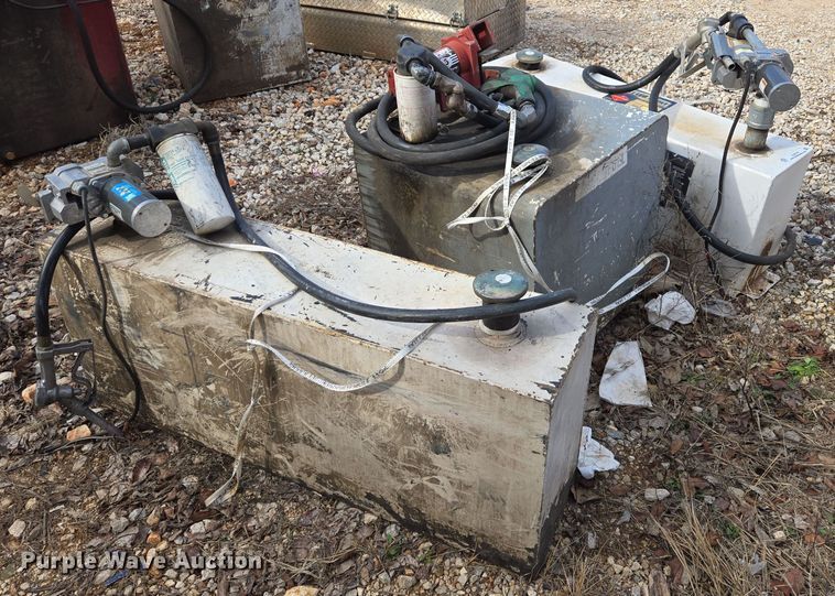 image for item EJ8179 (3) auxiliary fuel tanks