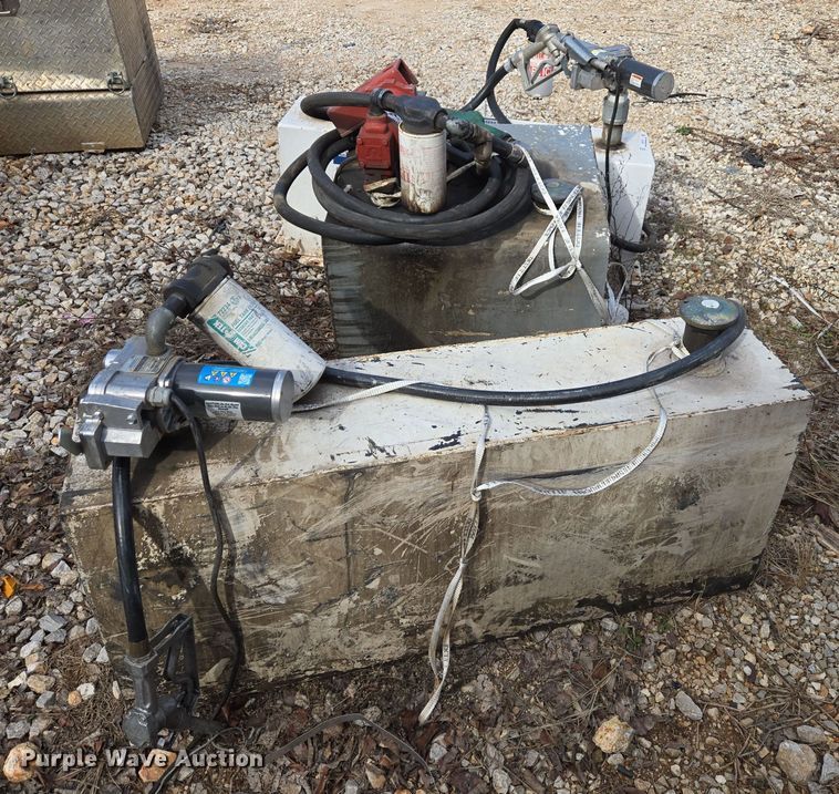 image for item EJ8179 (3) auxiliary fuel tanks