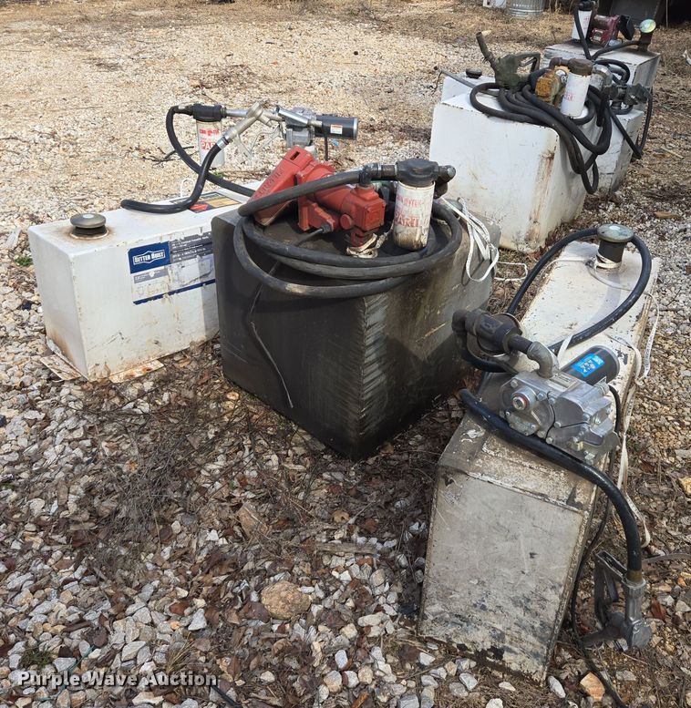 image for item EJ8179 (3) auxiliary fuel tanks