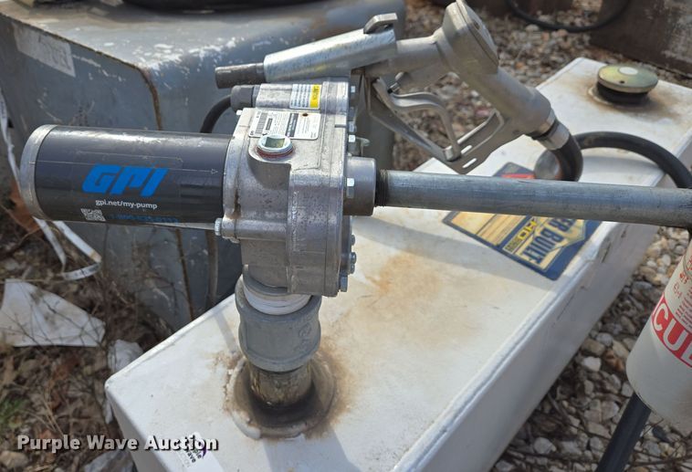 image for item EJ8179 (3) auxiliary fuel tanks