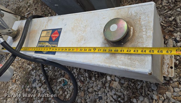 image for item EJ8179 (3) auxiliary fuel tanks