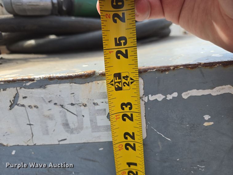 image for item EJ8179 (3) auxiliary fuel tanks