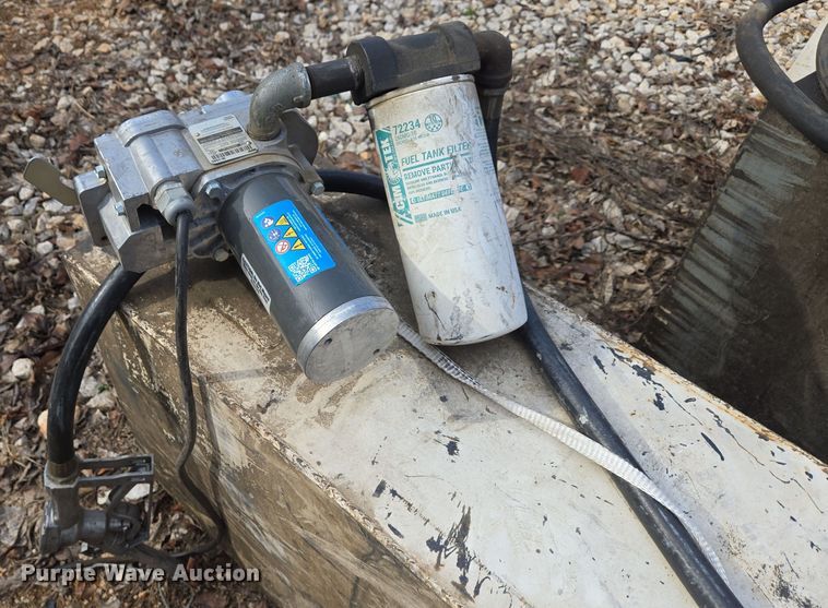 image for item EJ8179 (3) auxiliary fuel tanks