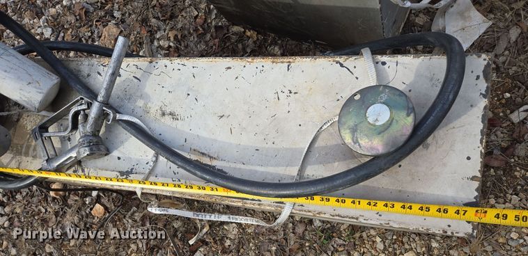 image for item EJ8179 (3) auxiliary fuel tanks