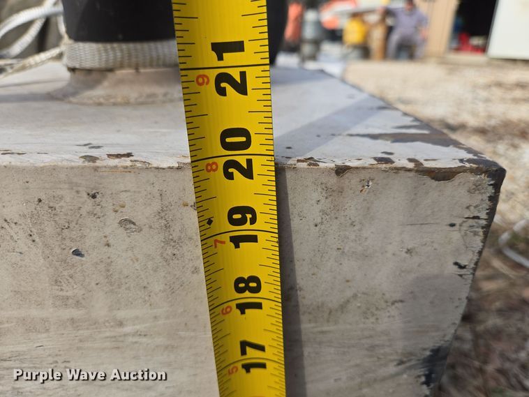 image for item EJ8179 (3) auxiliary fuel tanks