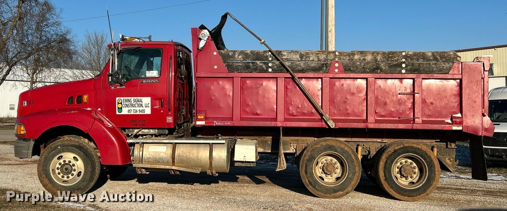 1998 Ford LA9000 dump truck in Nixa, MO | Item DW3301 sold