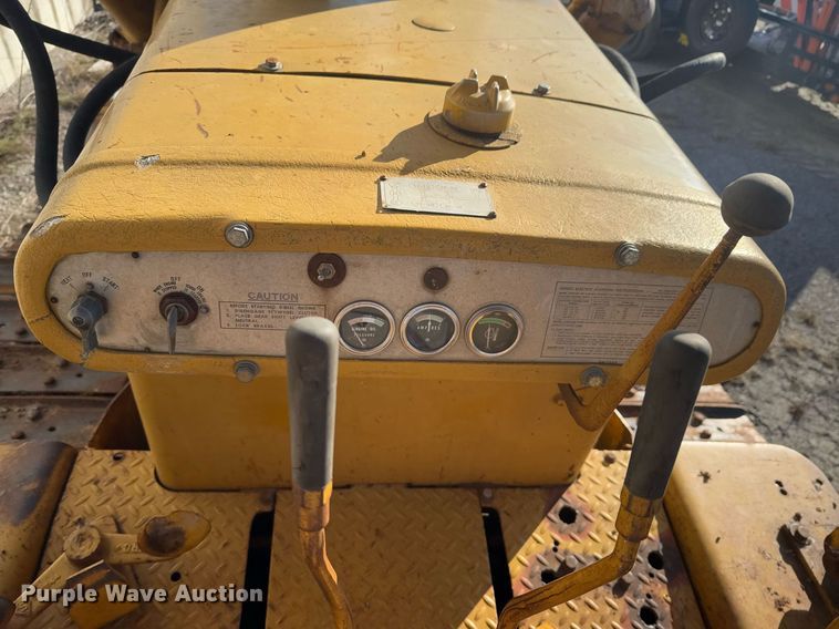 image for item DO0256 Caterpillar D6 dozer