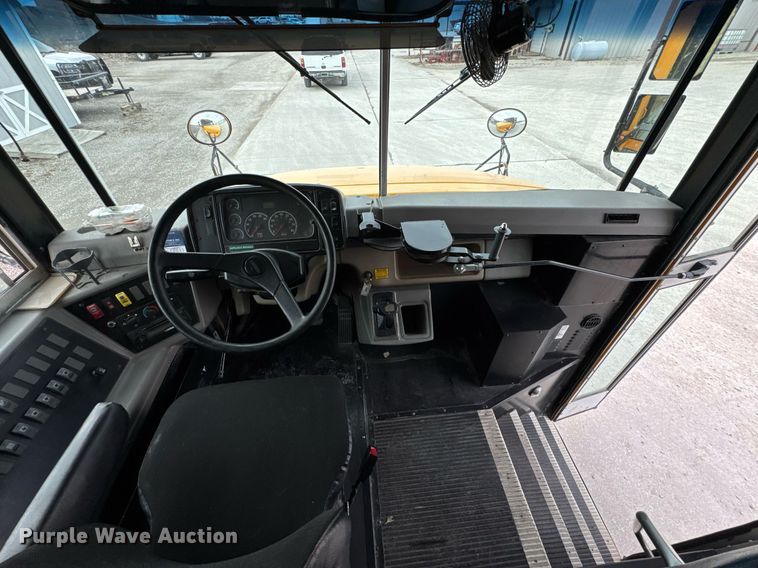 image for item DO0286 2006 Thomas Built FS65 school bus