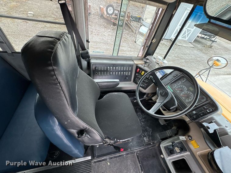 image for item DO0286 2006 Thomas Built FS65 school bus