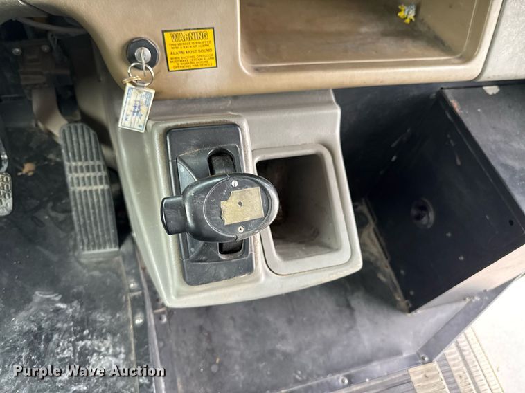 image for item DO0286 2006 Thomas Built FS65 school bus