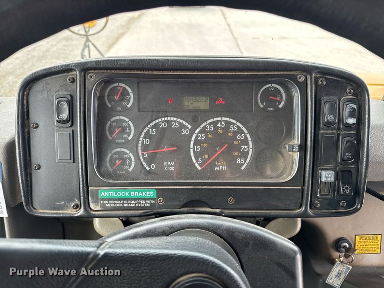 image for item DO0286 2006 Thomas Built FS65 school bus