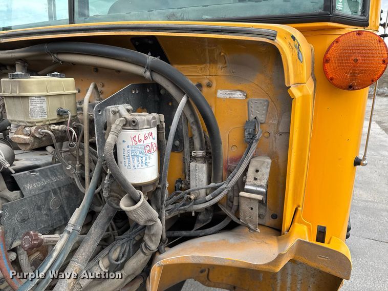 image for item DO0286 2006 Thomas Built FS65 school bus