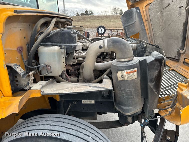 image for item DO0286 2006 Thomas Built FS65 school bus