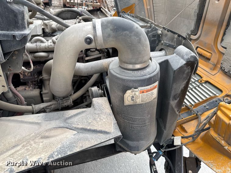 image for item DO0286 2006 Thomas Built FS65 school bus