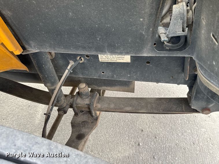 image for item DO0286 2006 Thomas Built FS65 school bus