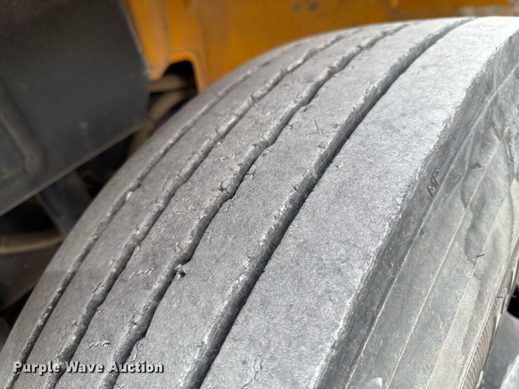 image for item DO0286 2006 Thomas Built FS65 school bus