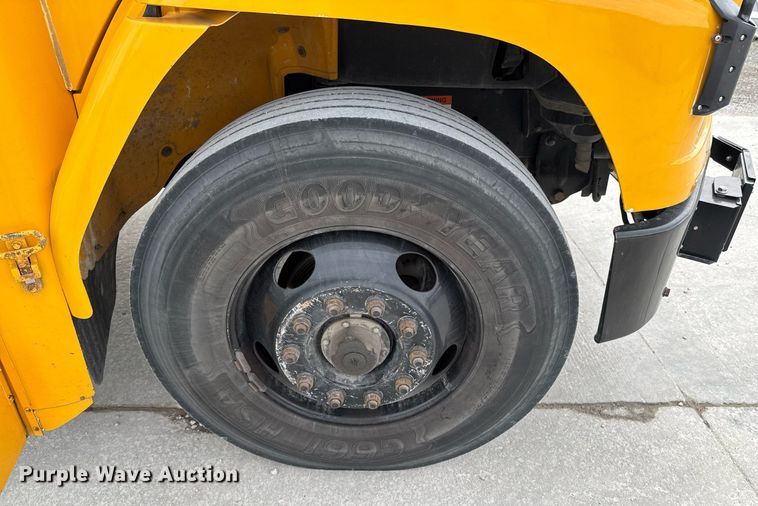 image for item DO0286 2006 Thomas Built FS65 school bus