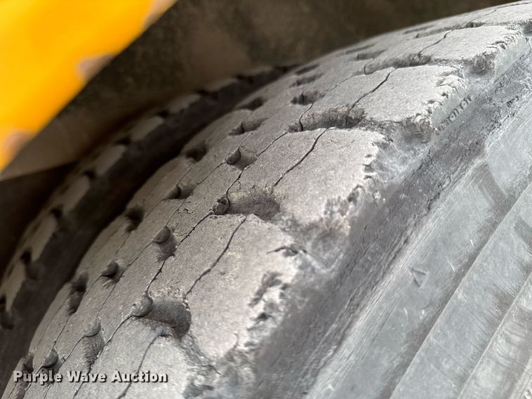 image for item DO0286 2006 Thomas Built FS65 school bus