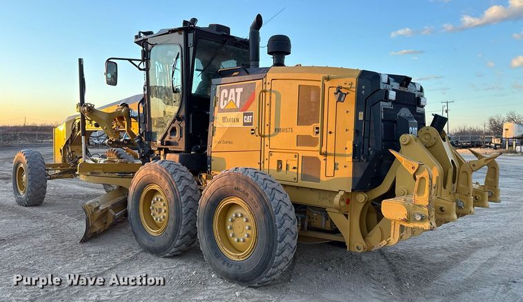 image for item DO2657 2019 Caterpillar 140M3 motor grader