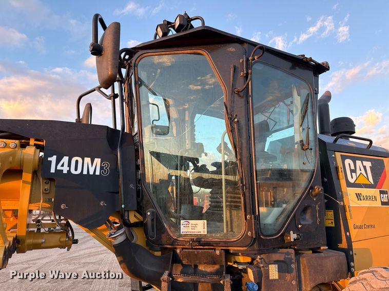 image for item DO2657 2019 Caterpillar 140M3 motor grader