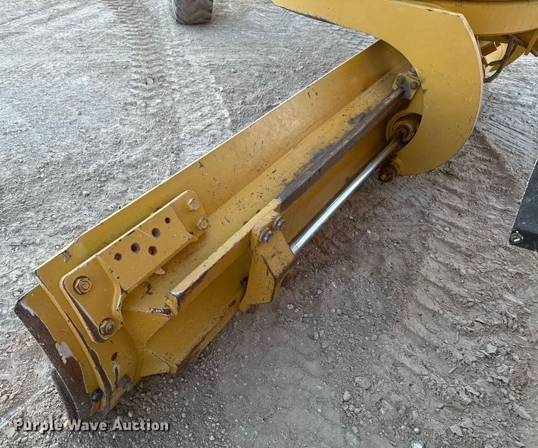 image for item DO2657 2019 Caterpillar 140M3 motor grader