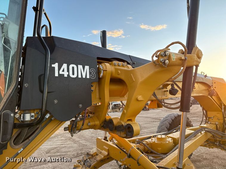 image for item DO2657 2019 Caterpillar 140M3 motor grader