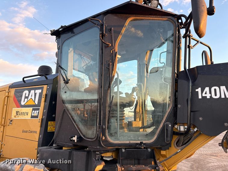 image for item DO2657 2019 Caterpillar 140M3 motor grader
