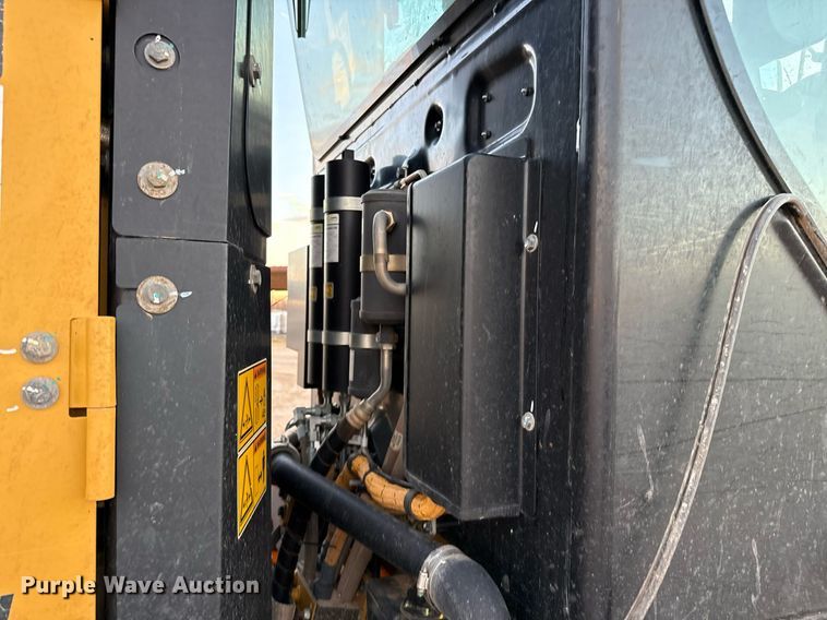 image for item DO2657 2019 Caterpillar 140M3 motor grader