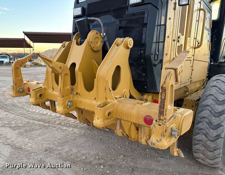 image for item DO2657 2019 Caterpillar 140M3 motor grader