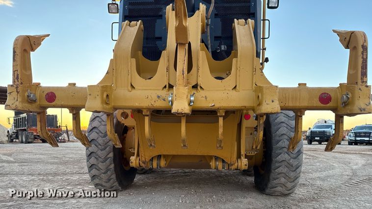 image for item DO2657 2019 Caterpillar 140M3 motor grader